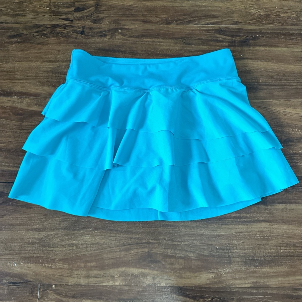 Size medium blue tiered joy lab skort